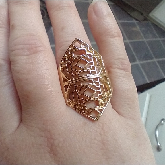 4 Gorgeous Stretch Rings! #R8 - Picture 6 of 8